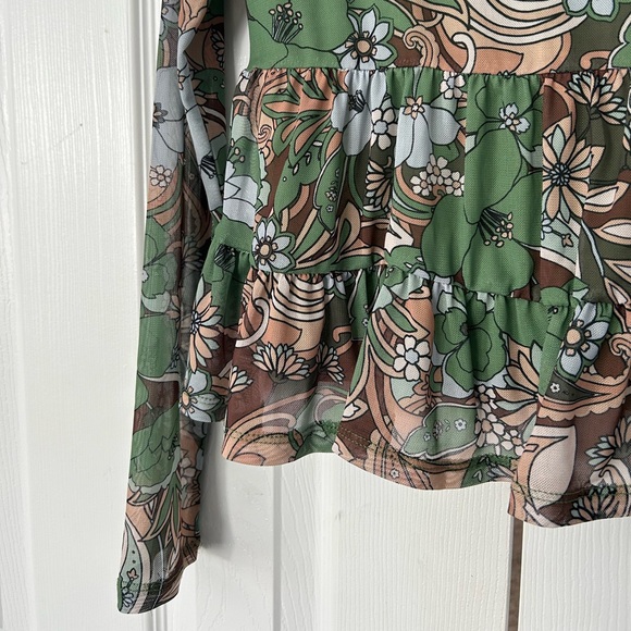 Love, Fire Top Printed Floral Pattern Mesh Long Sleeves Layered Size Small - Picture 2 of 15